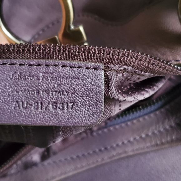 EUC Salvatore Ferragamo purse - Picture 5 of 14